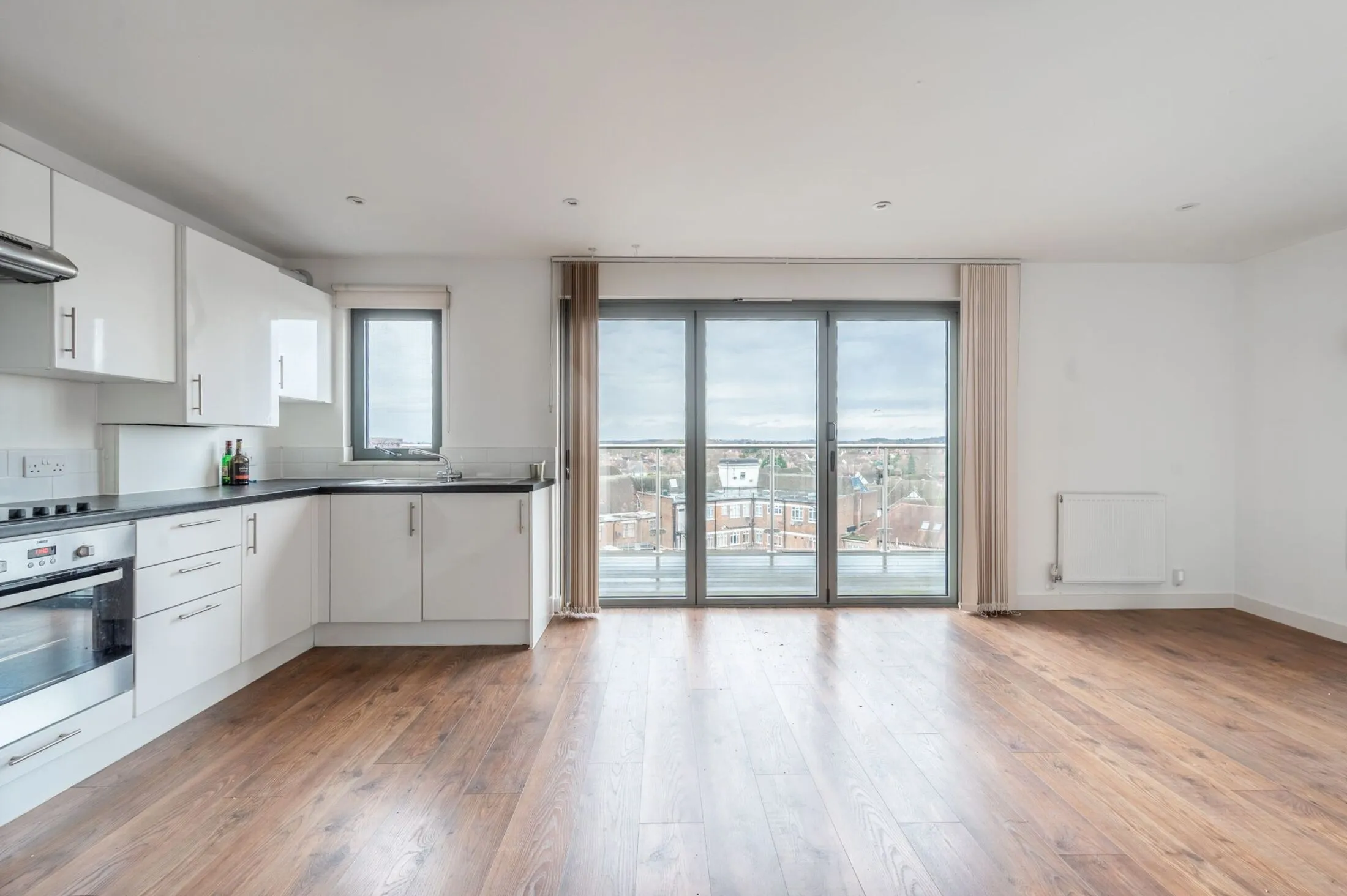 Flat Imperial Drive in Greater London