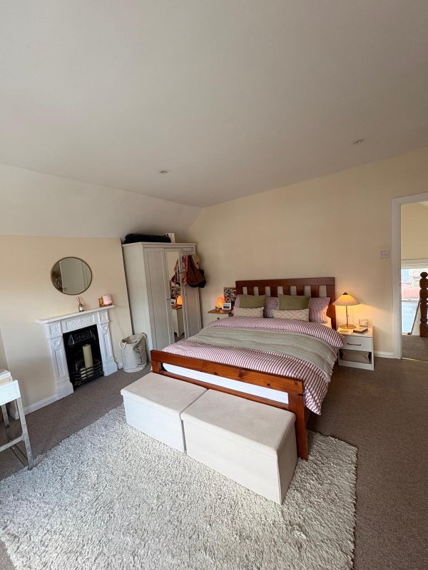 Room Abbeville Road in Greater London