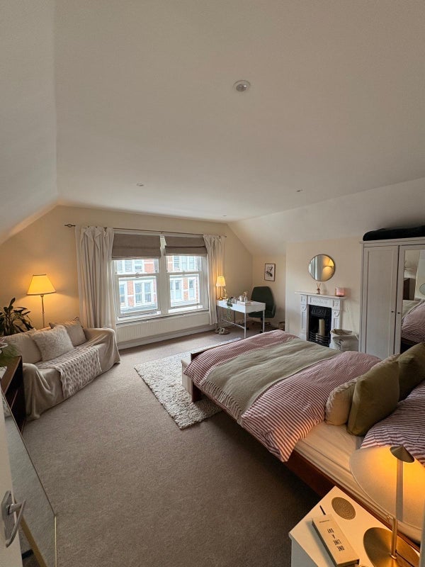 Room Abbeville Road in Greater London