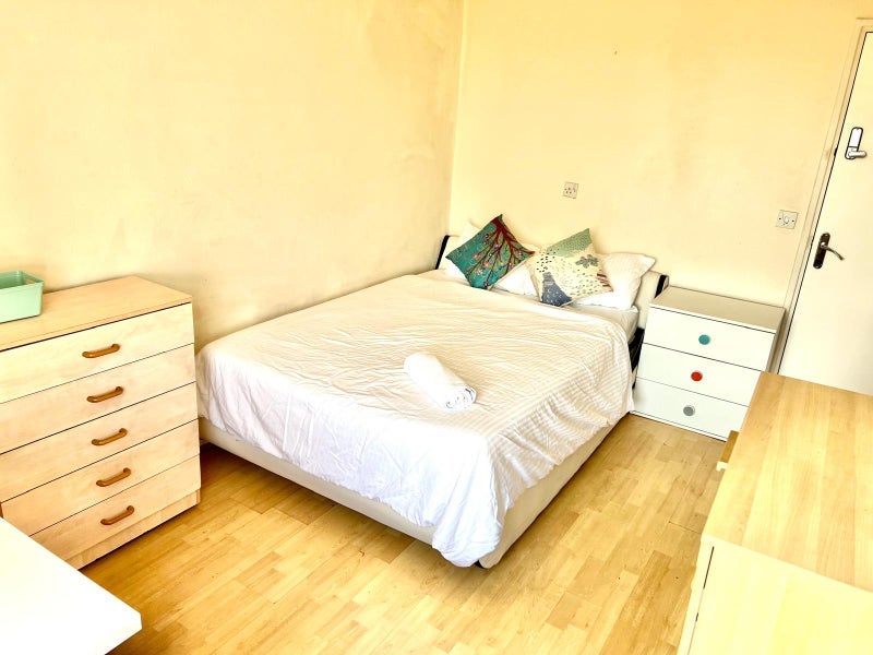 Room Tyers Street in Greater London