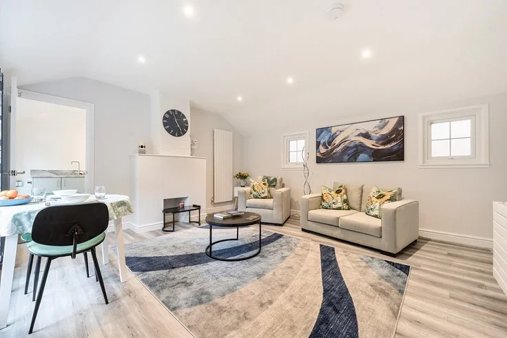 House Milton Court in Wokingham
