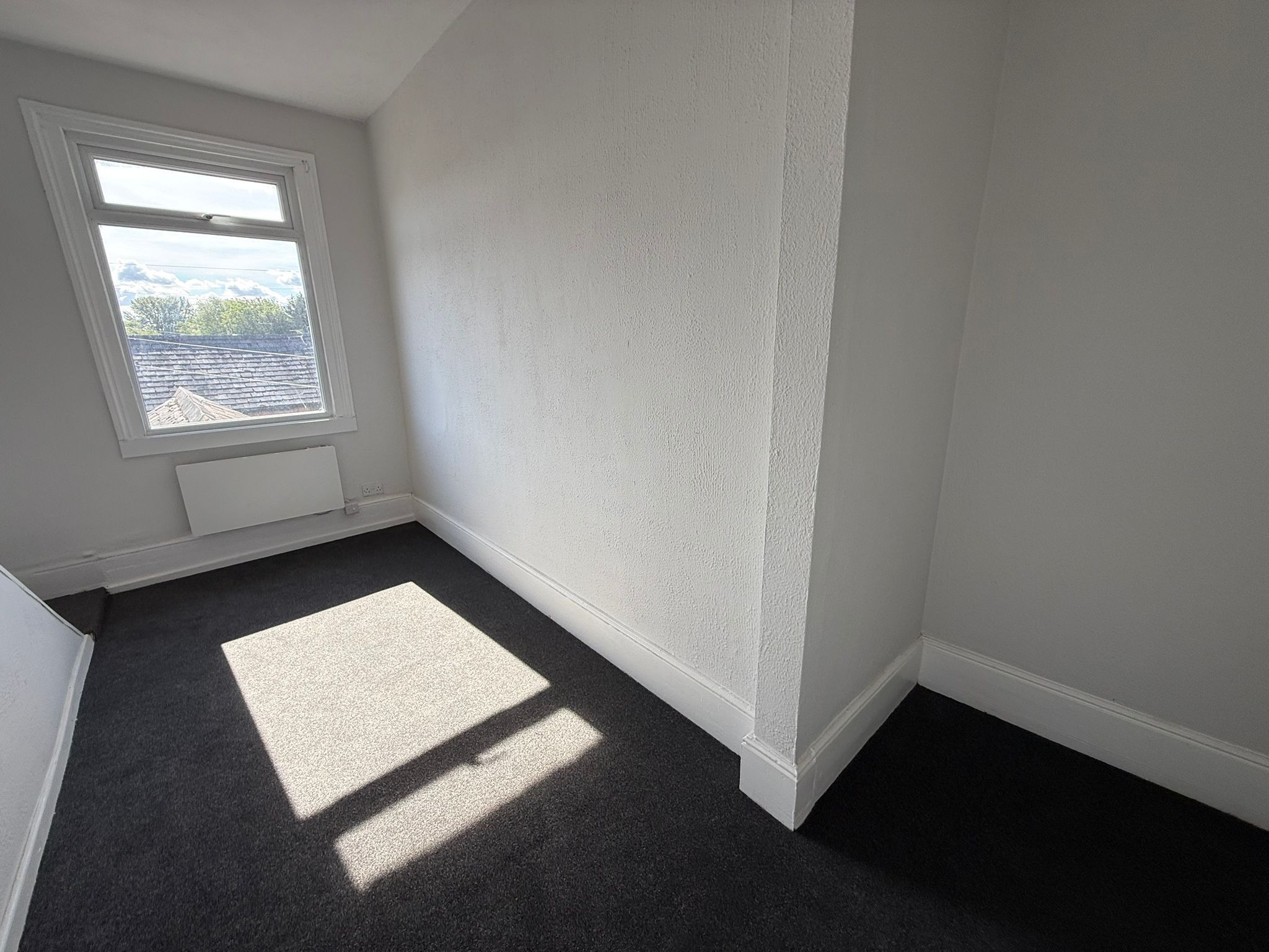 Flat Emscote Road in Warwick
