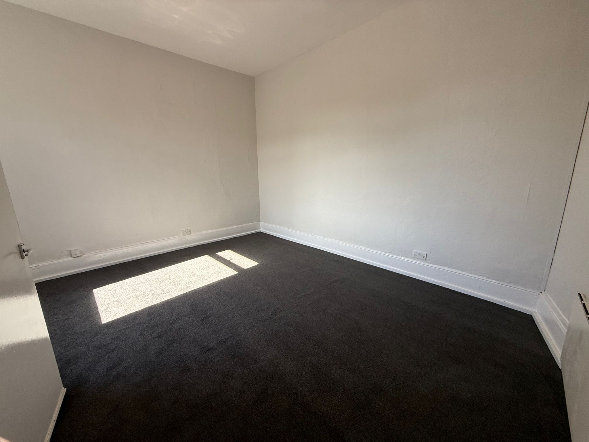 Flat Emscote Road in Warwick