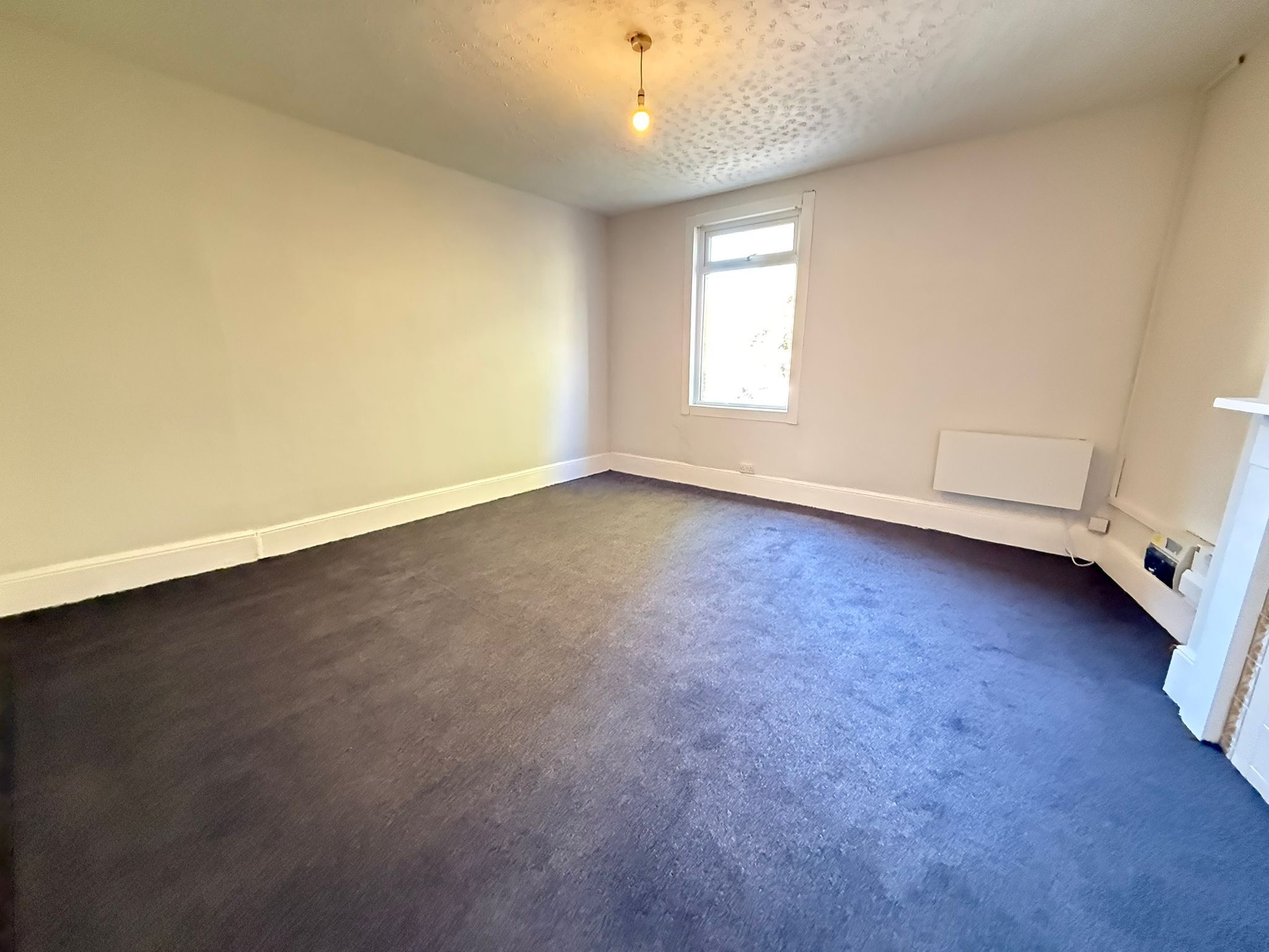 Flat Emscote Road in Warwick