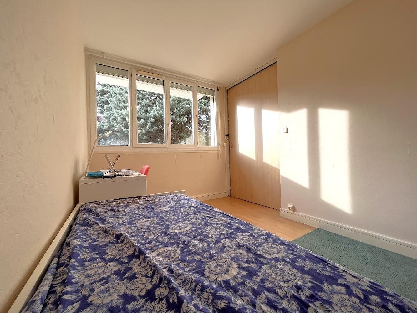 Flat Rue du Capitaine Pougnon in Tours