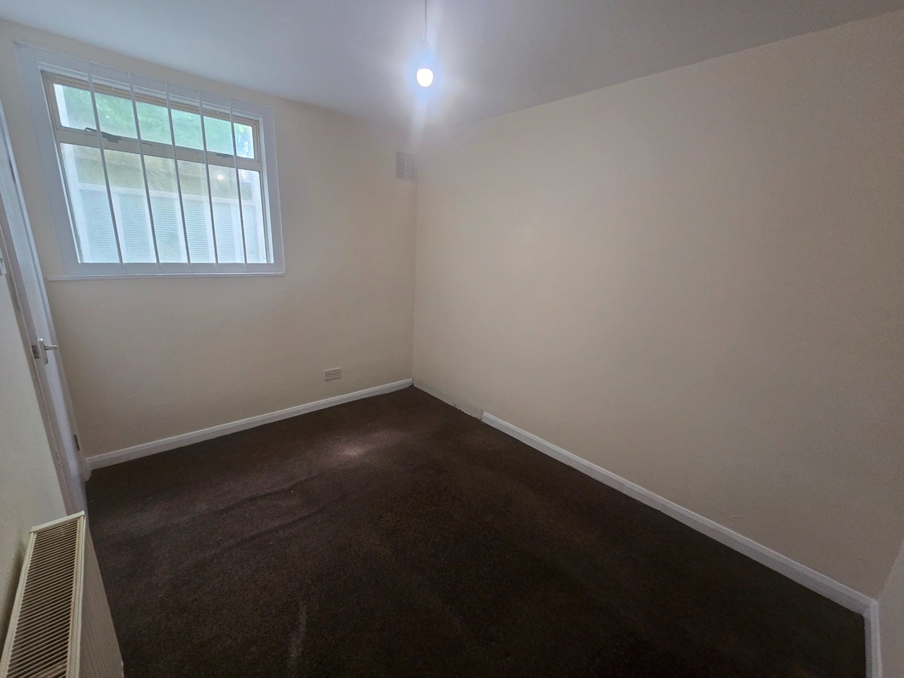 Flat Lower Addiscombe Road in Greater London