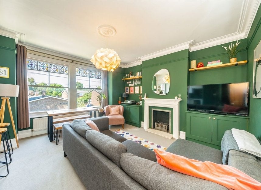 Flat Franciscan Road in Greater London