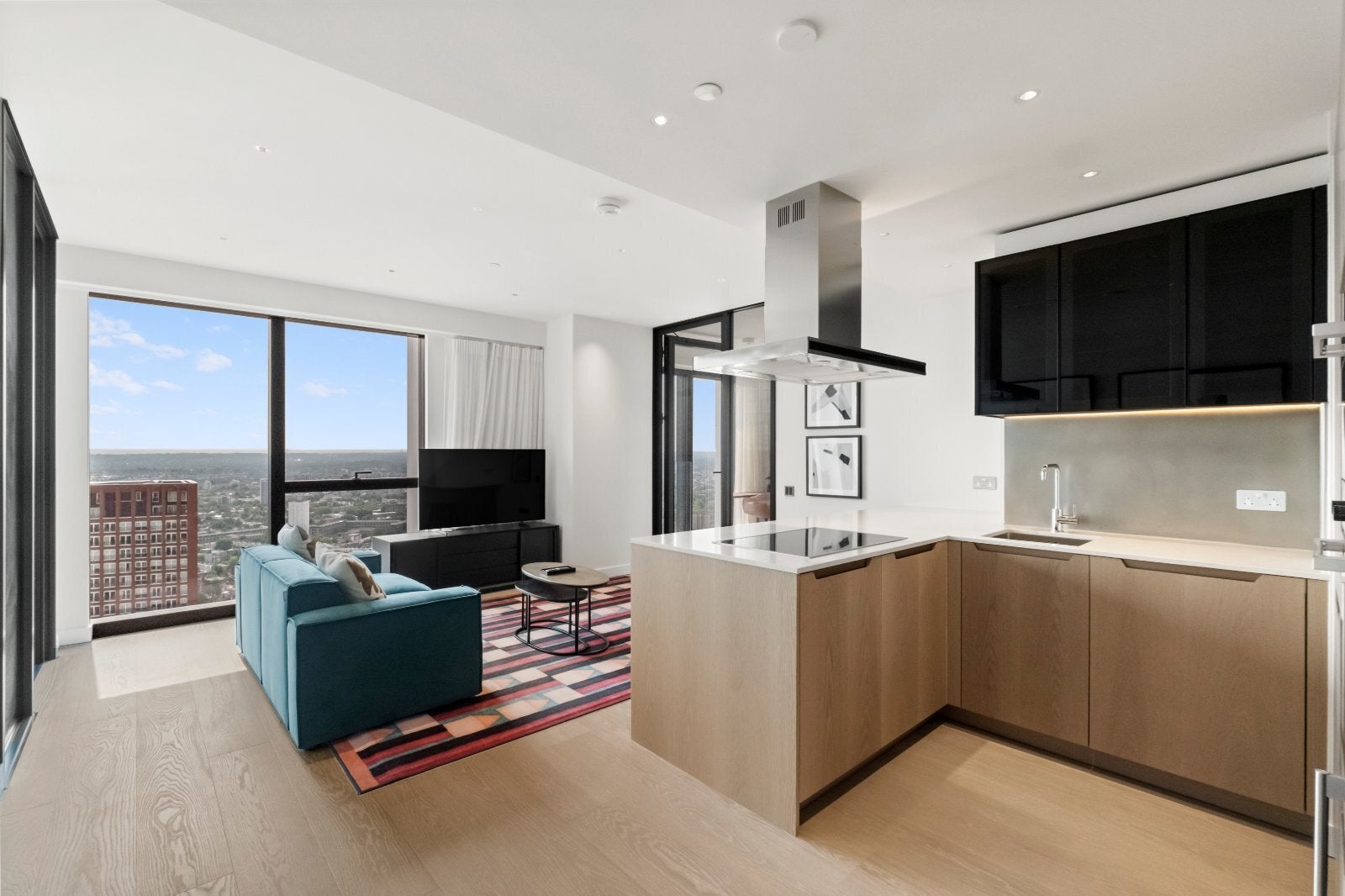 Flat Nine Elms Lane in Greater London