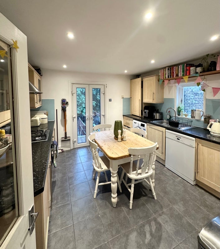 Room Tintern Street in Greater London