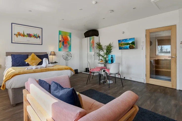 Flat Charlotte Mews in Exeter