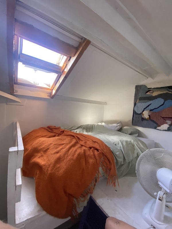 Room Ashfield Road in Greater London
