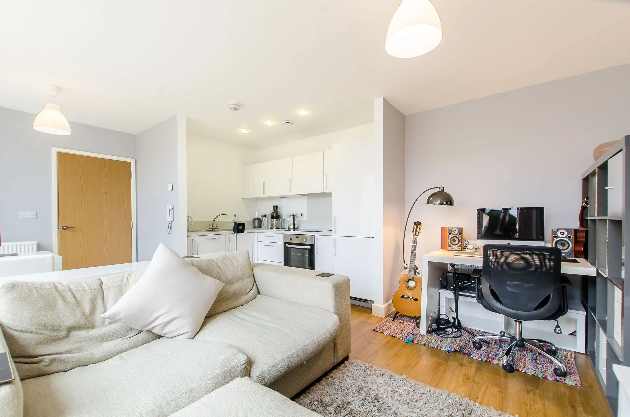 Flat Truman Walk in Greater London