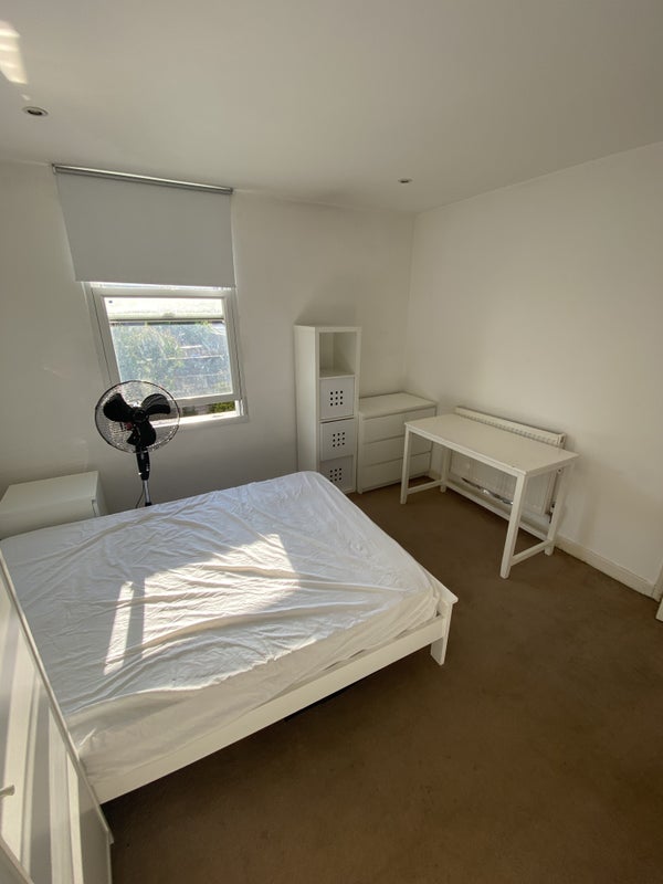 Room Eldon Road in Greater London