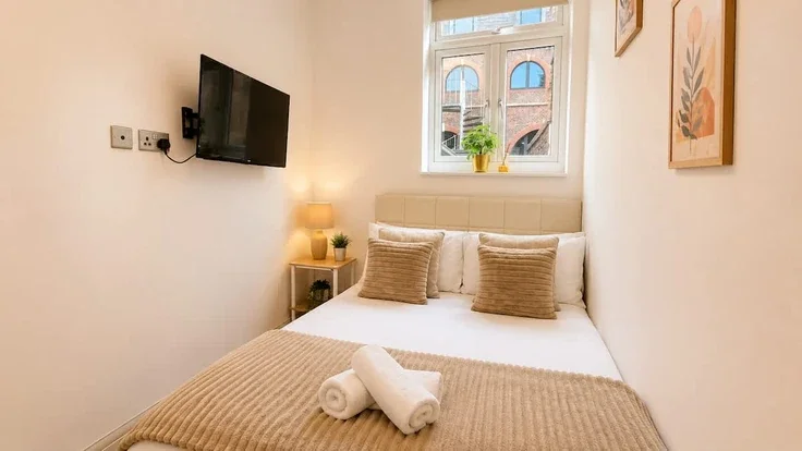 Flat Upper Richmond Road in Greater London