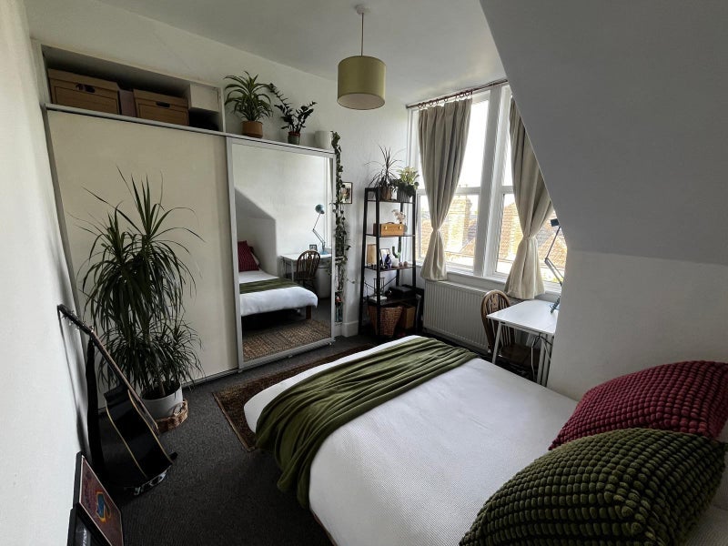 Room Cleveland Park Crescent in Greater London