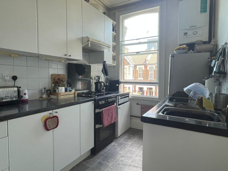 Room Cleveland Park Crescent in Greater London