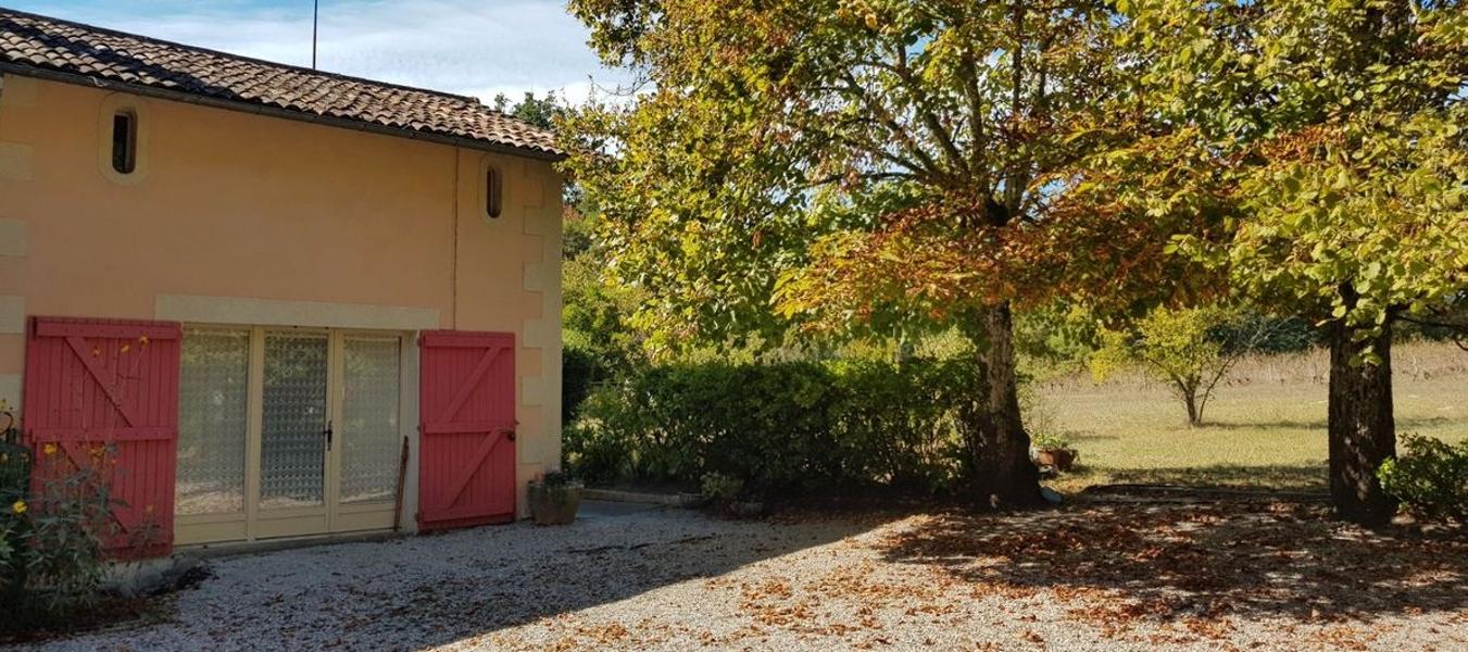 House Rue des Treilles in Libourne