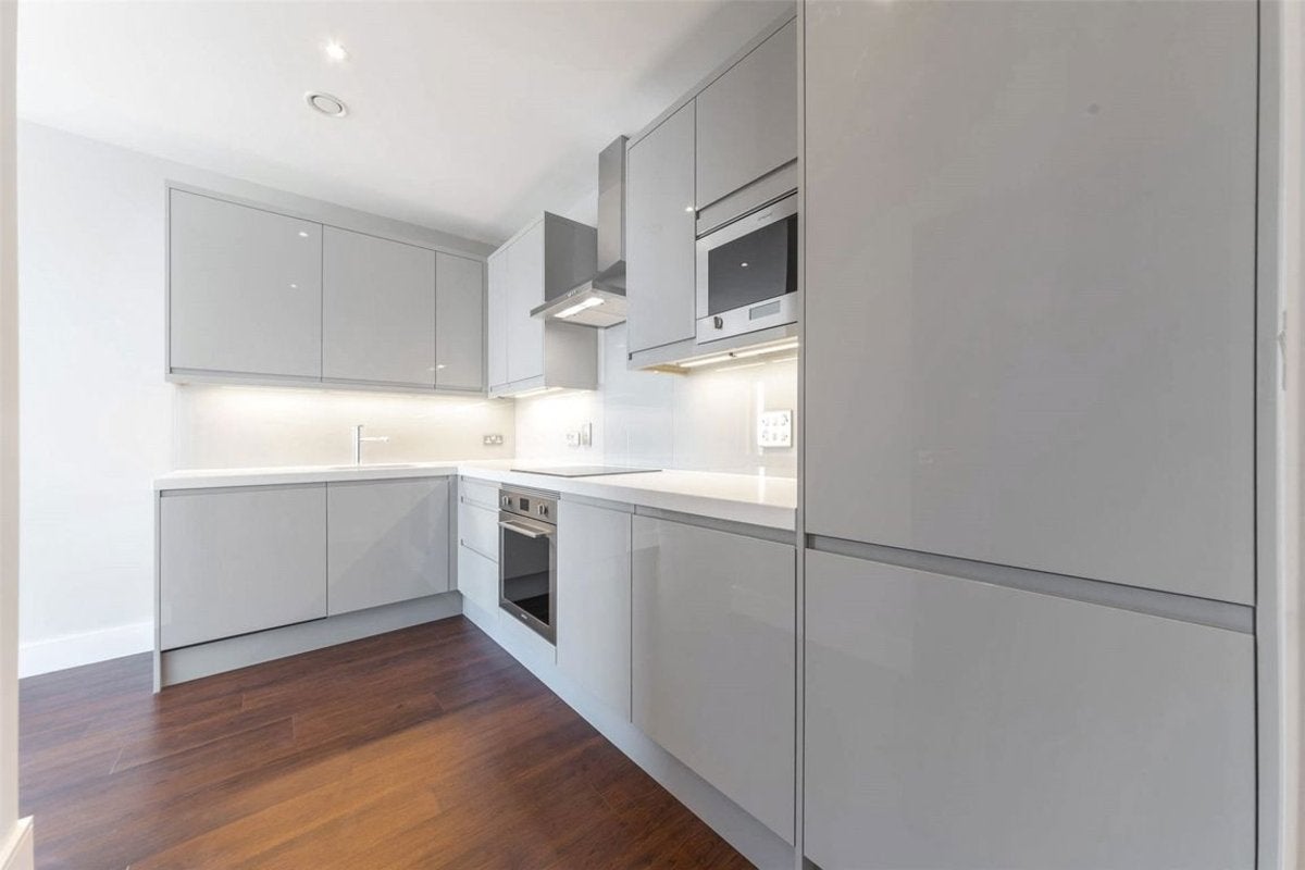 Flat Orchard Place in Greater London