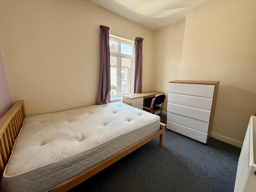 Room Guildford Street in Stoke-on-Trent