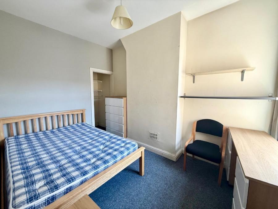 Room Guildford Street in Stoke-on-Trent