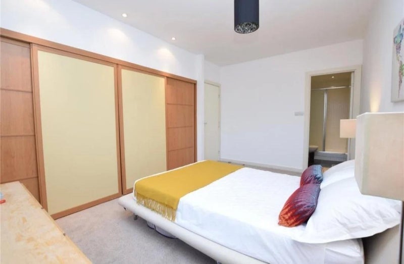 Room Lancefield Quay in Glasgow