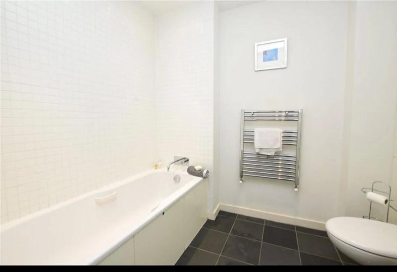 Room Lancefield Quay in Glasgow