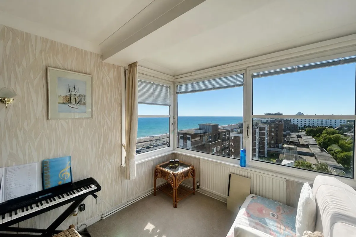 Flat West Parade in Worthing