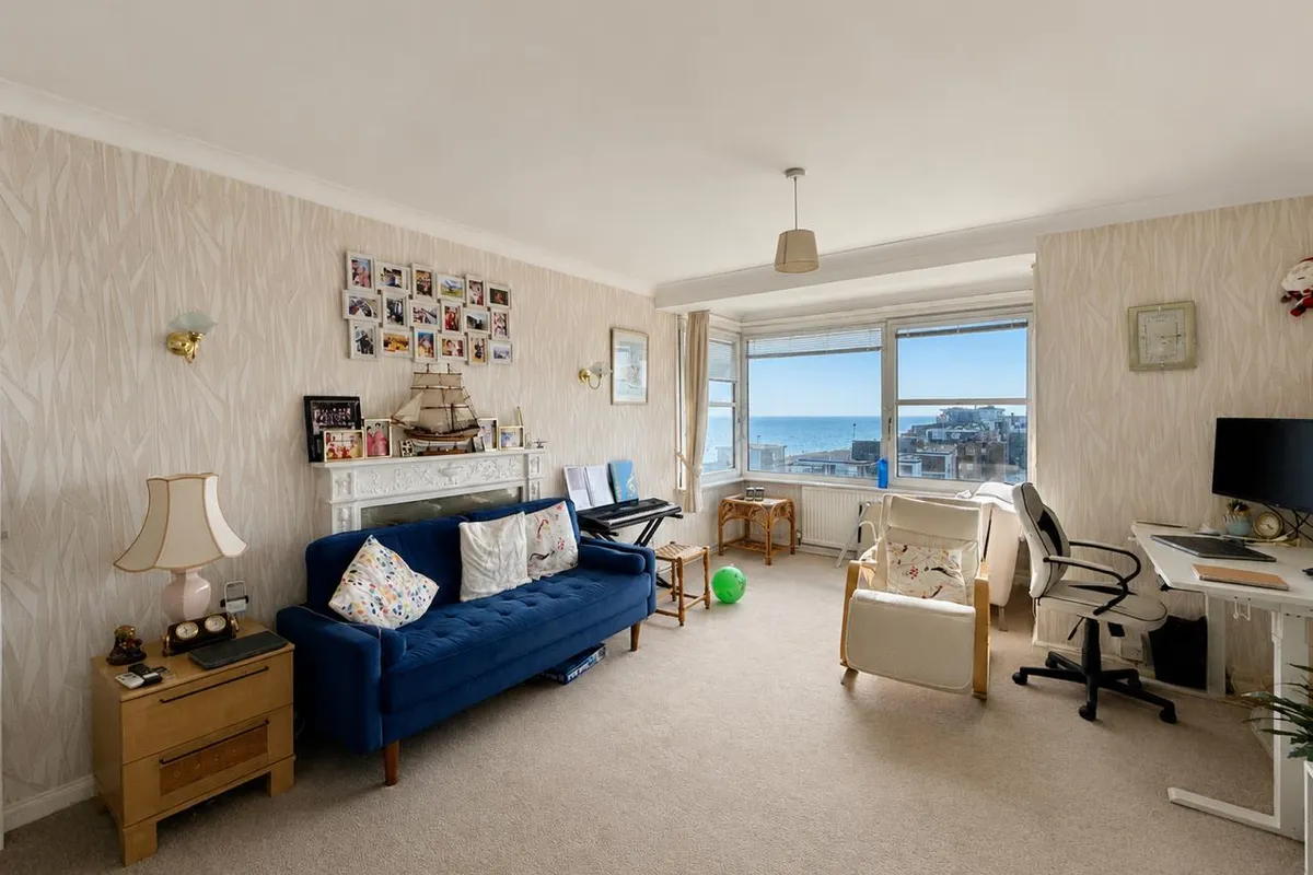 Flat West Parade in Worthing