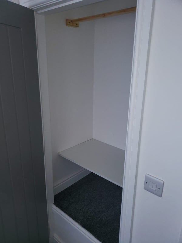 Room Kirkstall Avenue in Heywood