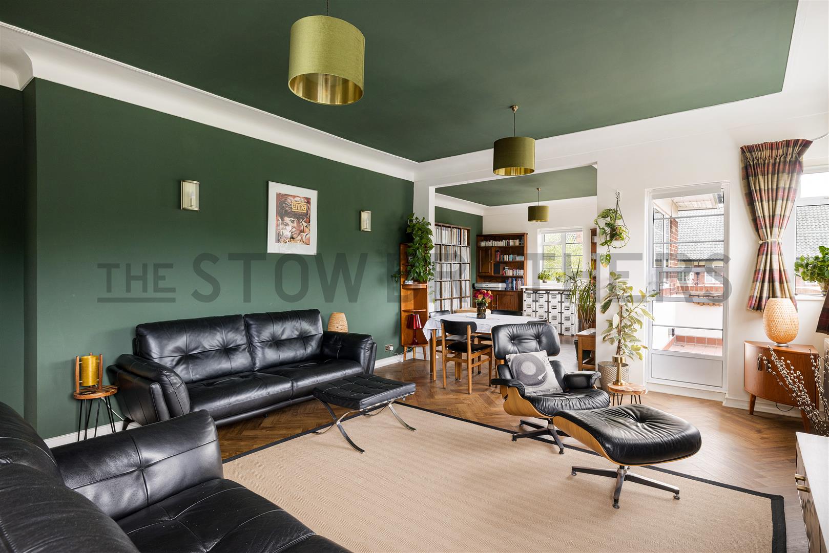 Flat Woodford Road in Greater London