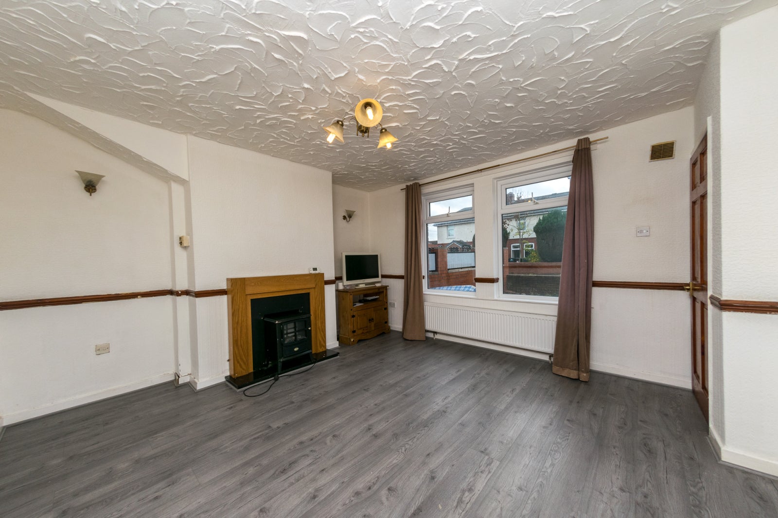 Flat Birchfield Road in Maltby