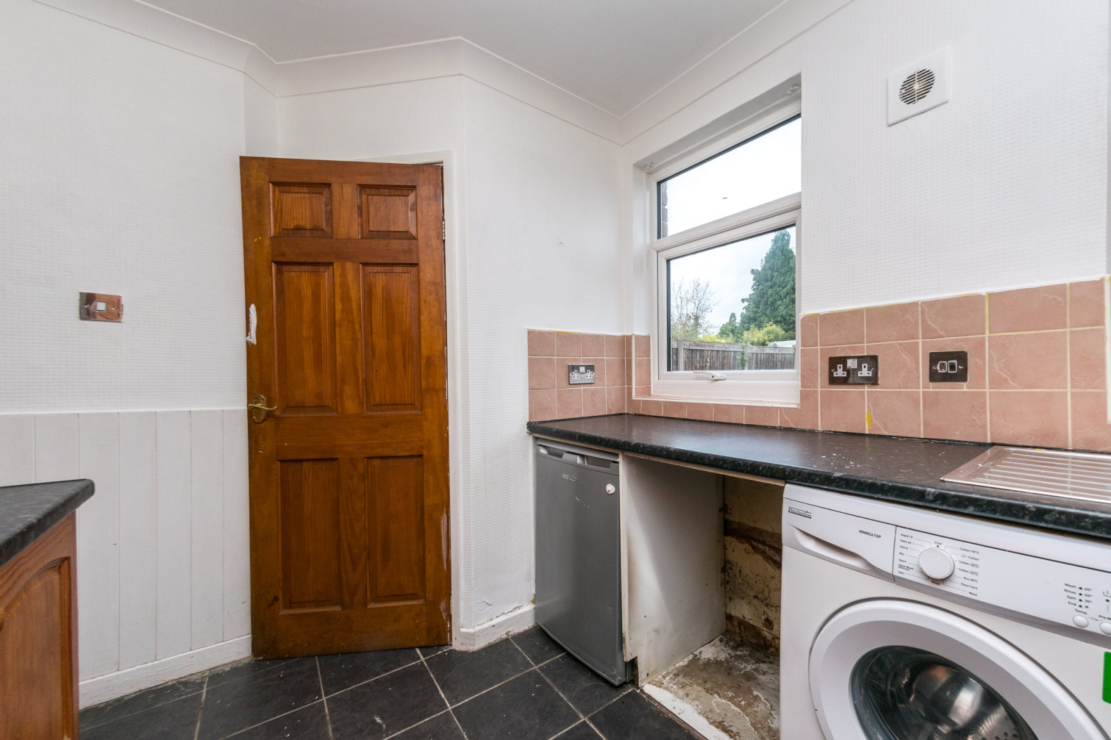 Flat Birchfield Road in Maltby