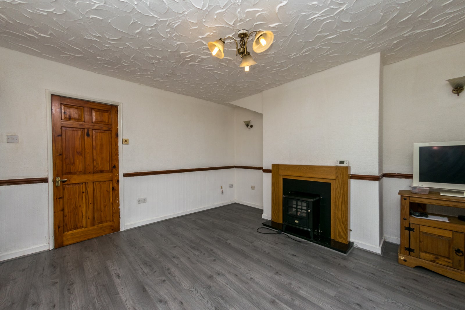 Flat Birchfield Road in Maltby