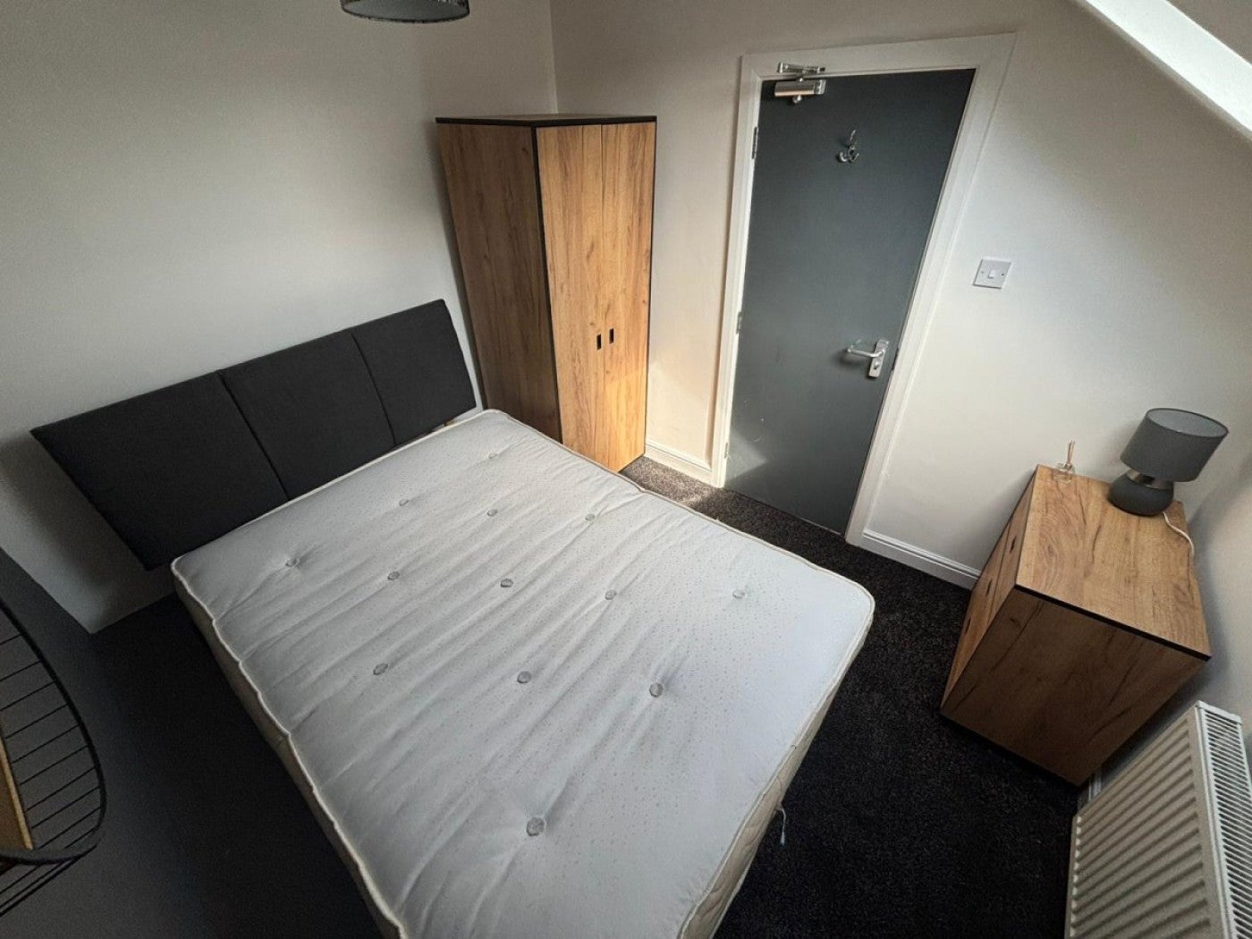 Room Summer Lane in Wombwell
