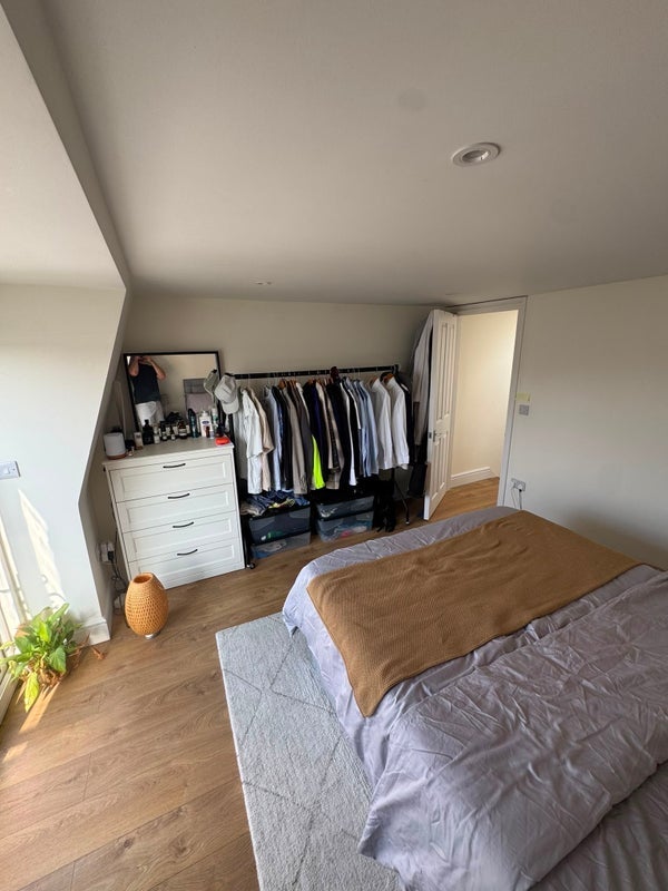 Room Aslett Street in Greater London