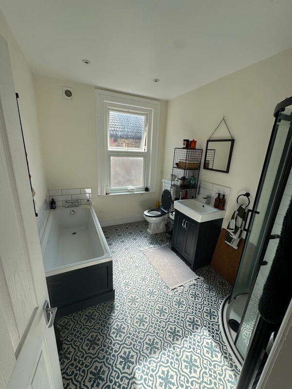Room Aslett Street in Greater London