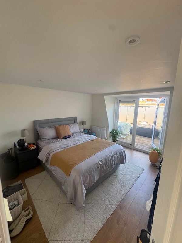 Room Aslett Street in Greater London