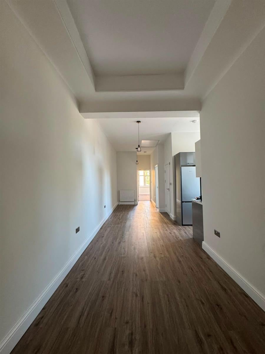 Flat Oliver Grove in Greater London