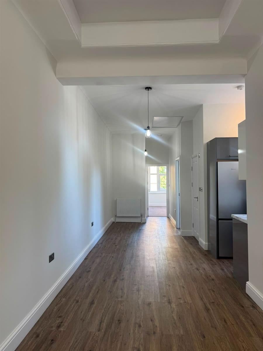 Flat Oliver Grove in Greater London