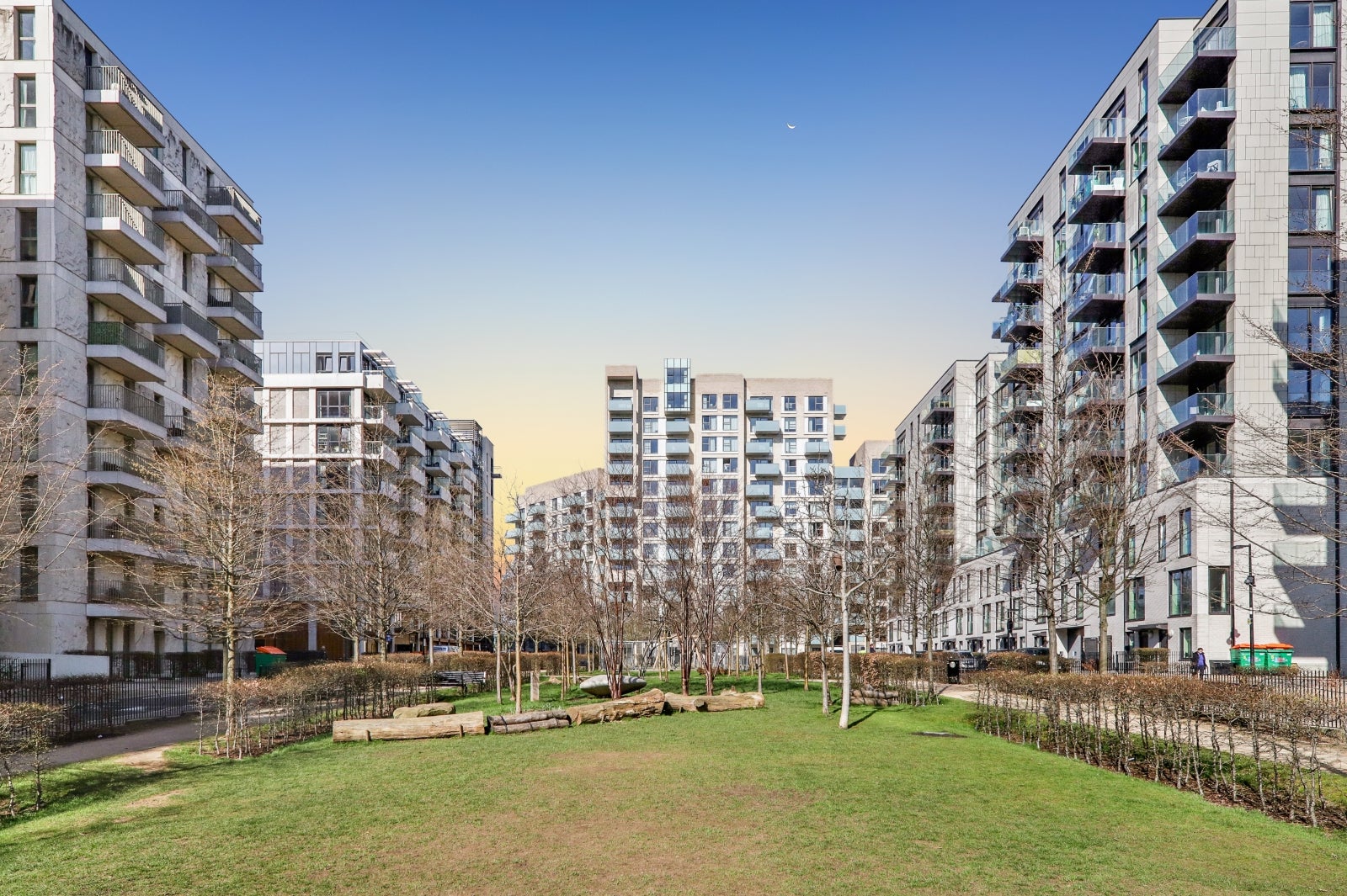 Flat Celebration Avenue in Greater London