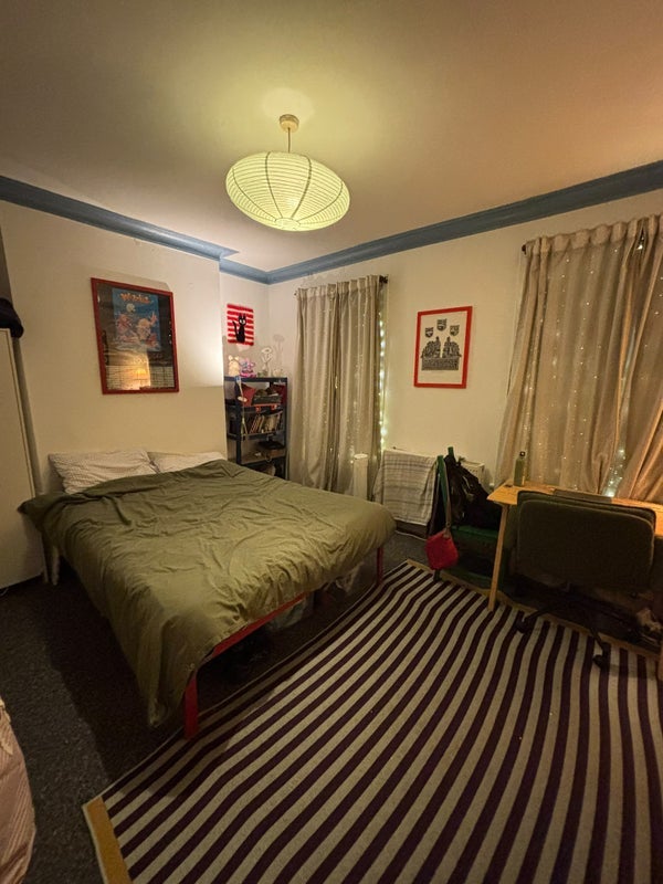 Room Finden Road in Greater London