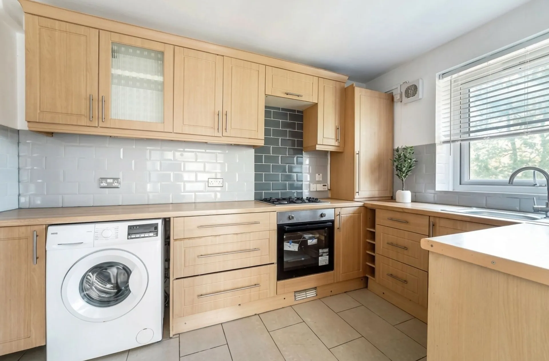 Flat Sandhurst Way in Great Ness