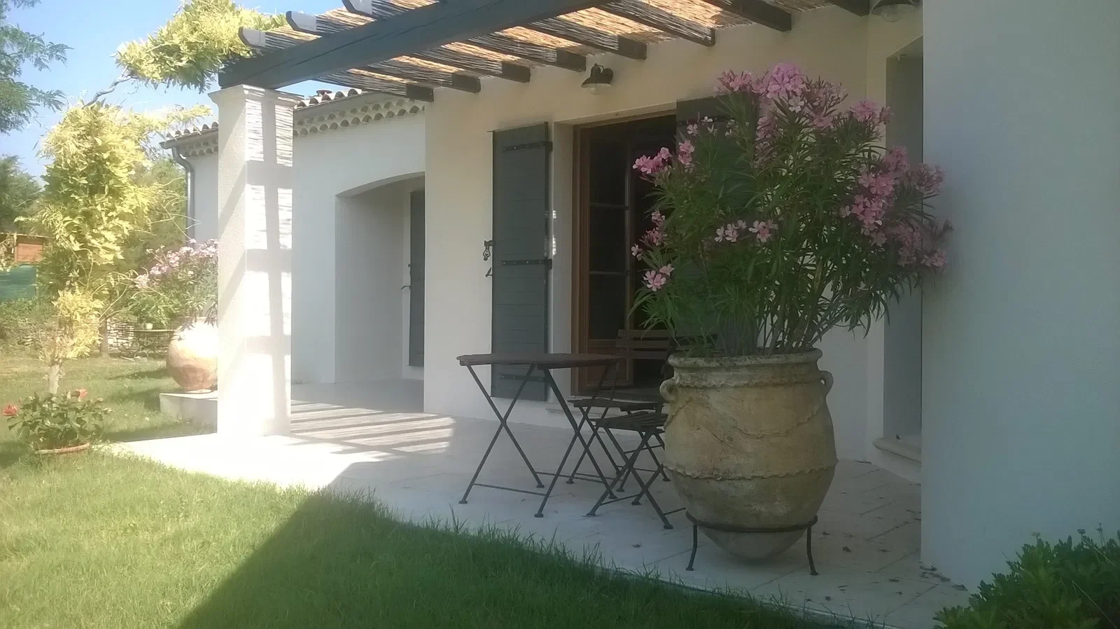 Room Chemin des Peyrouses in Le Teil