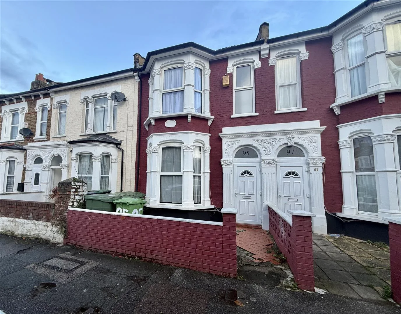 Room Sydney Road in Greater London