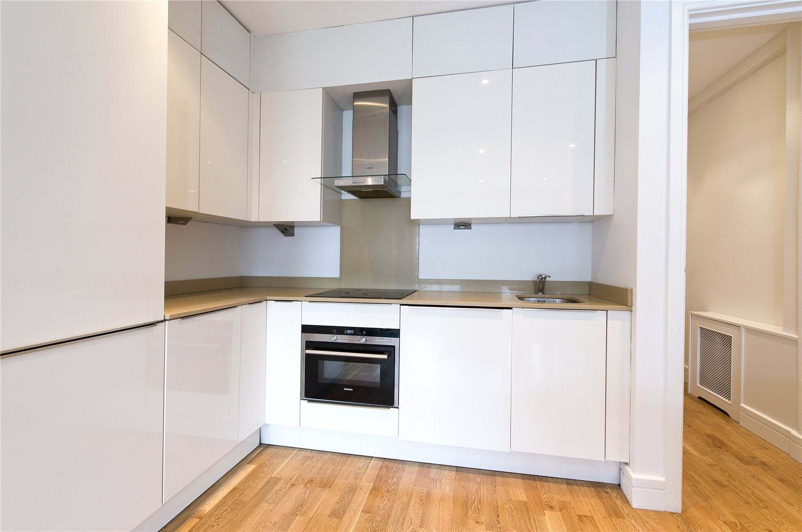 Flat Brompton Road in Greater London