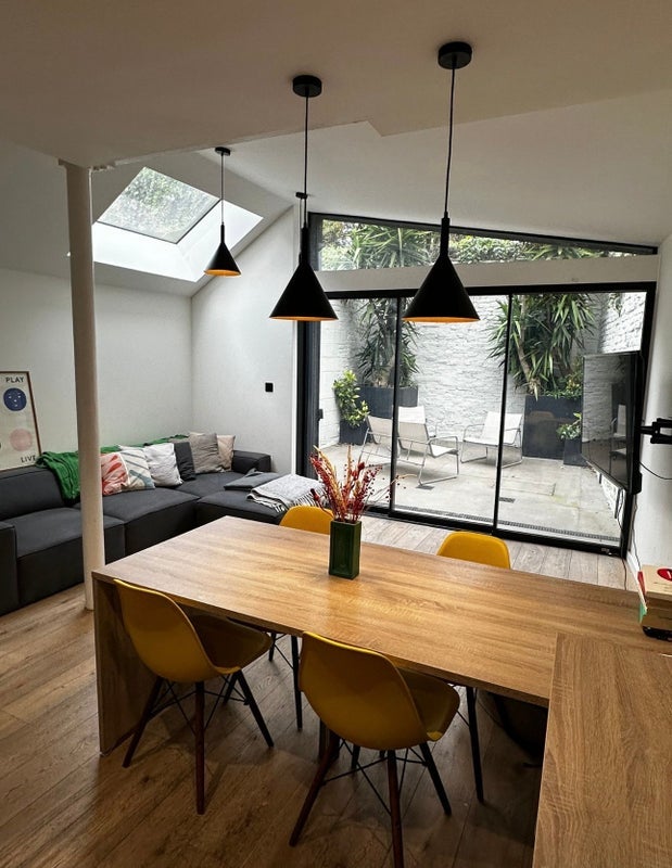 Room Wick Road in Greater London