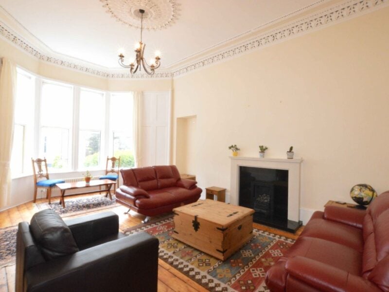 Flat Onslow Drive in Glasgow