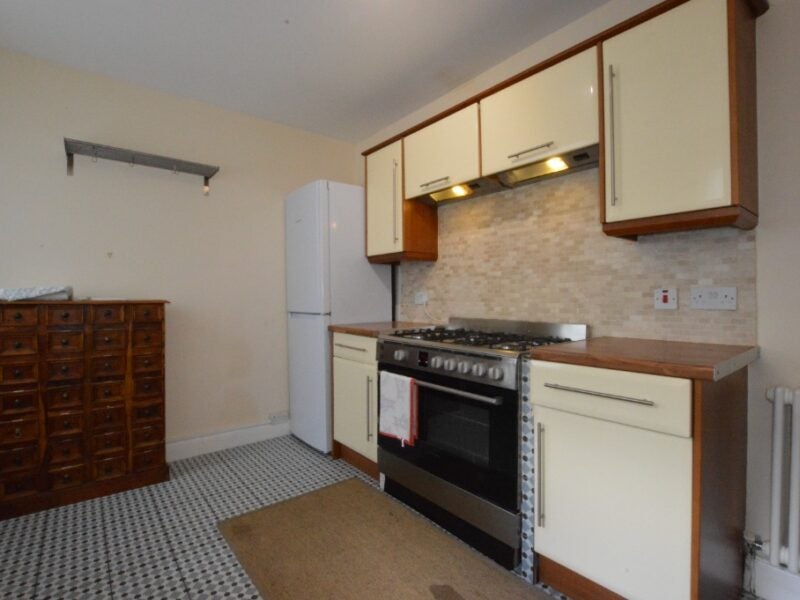 Flat Onslow Drive in Glasgow