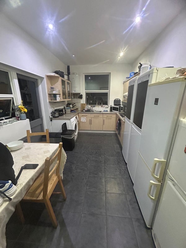 Room Pretoria Road in Greater London