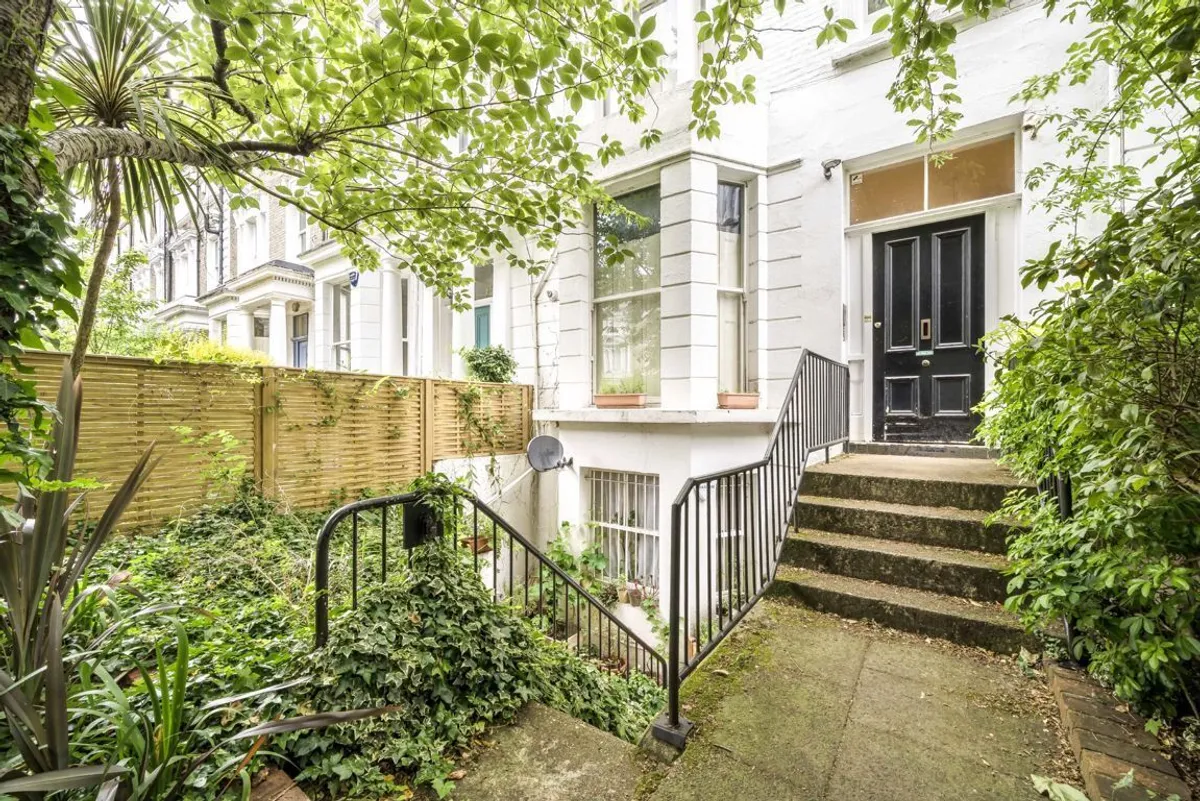 Flat Elsham Road in Greater London